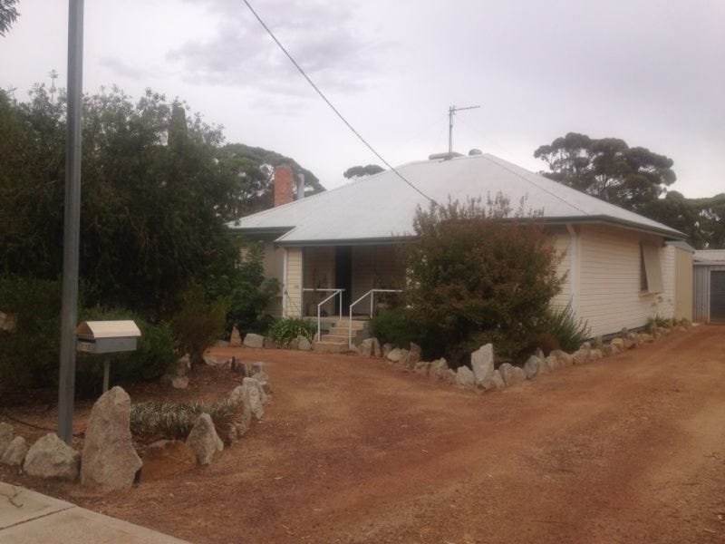 112 Johnson Street, Bruce Rock, WA 6418