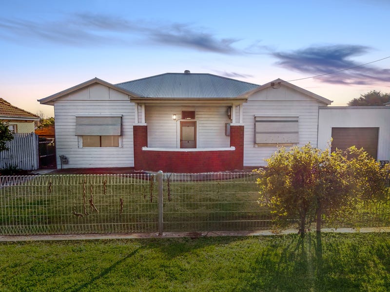 27 Bolton Street, Junee, NSW 2663