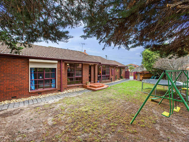 4 Gail Court, Dingley Village, Vic 3172 Property Details