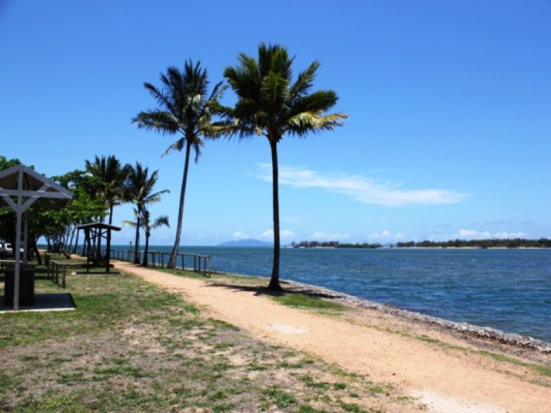 12 Dolphin Cresent, Taylors Beach, Qld 4850 Property Details