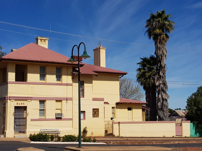 108 Caswell Street, Peak Hill, NSW 2869