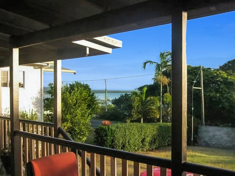 24 Sarina Beach Road, Sarina Beach, Qld 4737