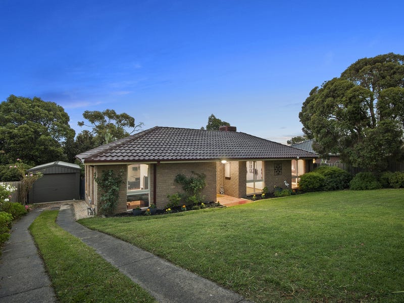 14 Ravenhill Cres, Endeavour Hills, Vic 3802