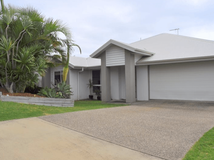 35 Hermitage Drive, Eimeo, Qld 4740