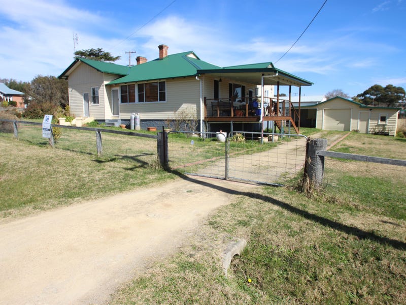 138 Douglas Street, Tenterfield, NSW 2372