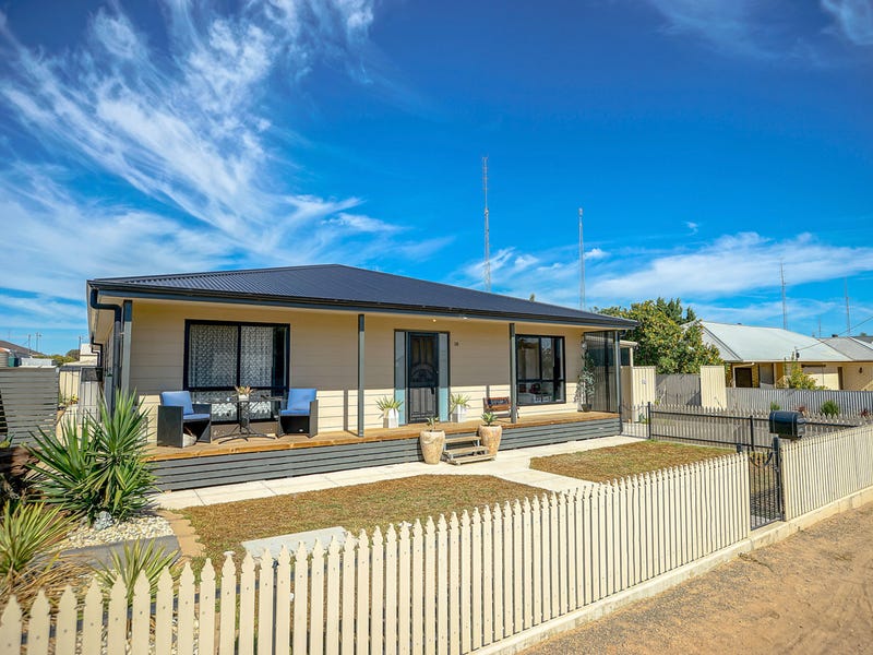 38 Kadina Road, Wallaroo, SA 5556 Property Details