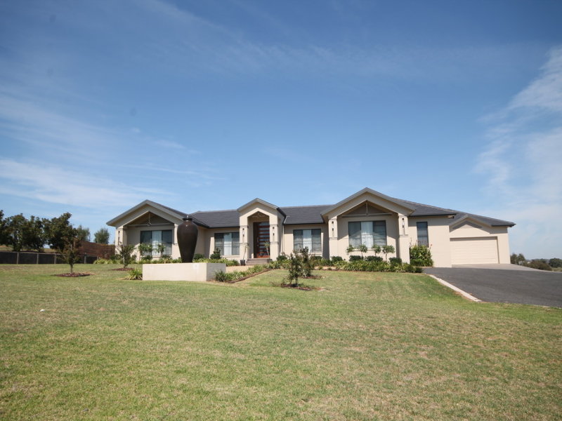 61 Windermere Street, Young, NSW 2594 Property Details