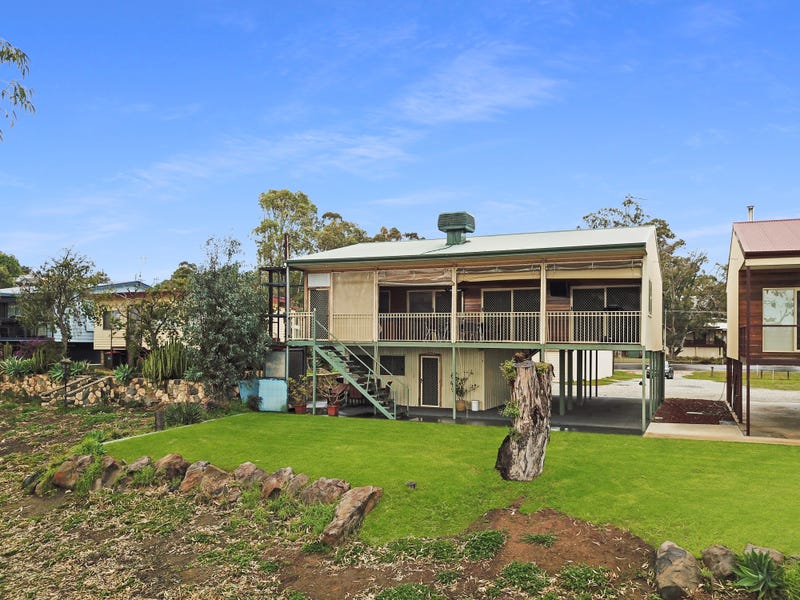 13 Victoria Street, Swan Reach, SA 5354