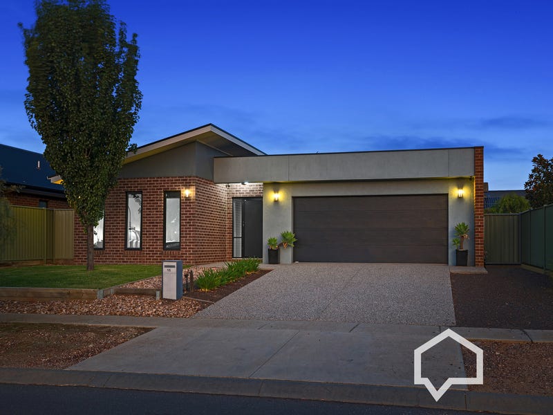 16 Inverness Drive, Junortoun, Vic 3551