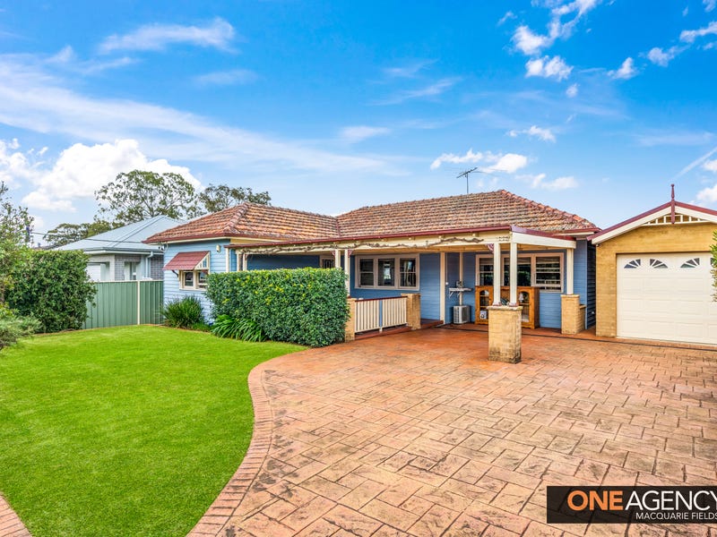1 Parkland Avenue, Macquarie Fields, NSW 2564