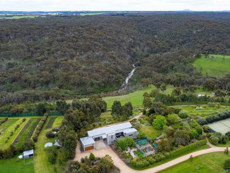 188 East Road, She Oaks, Vic 3331