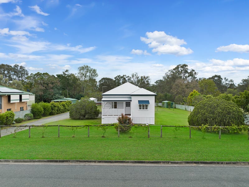 12 Alice Street, Blackstone, Qld 4304