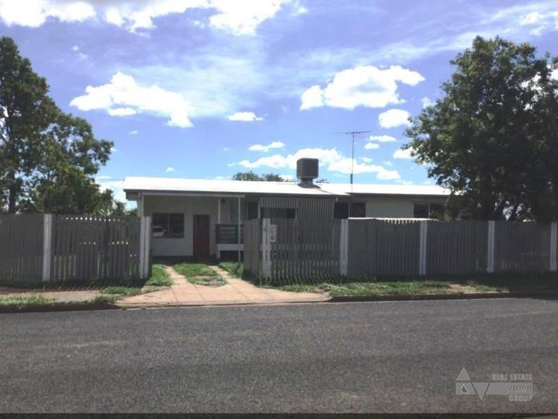 3 Oak Street, Blackwater, Qld 4717