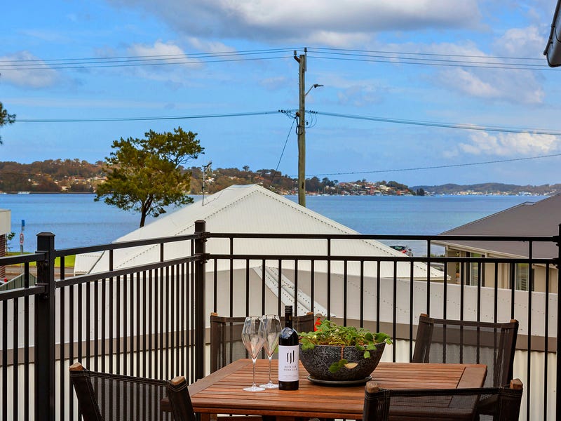 57 Seaman Avenue, Warners Bay, NSW 2282