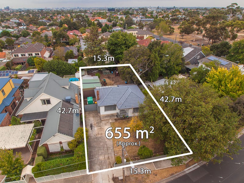 63 Roland Avenue, Strathmore, Vic 3041