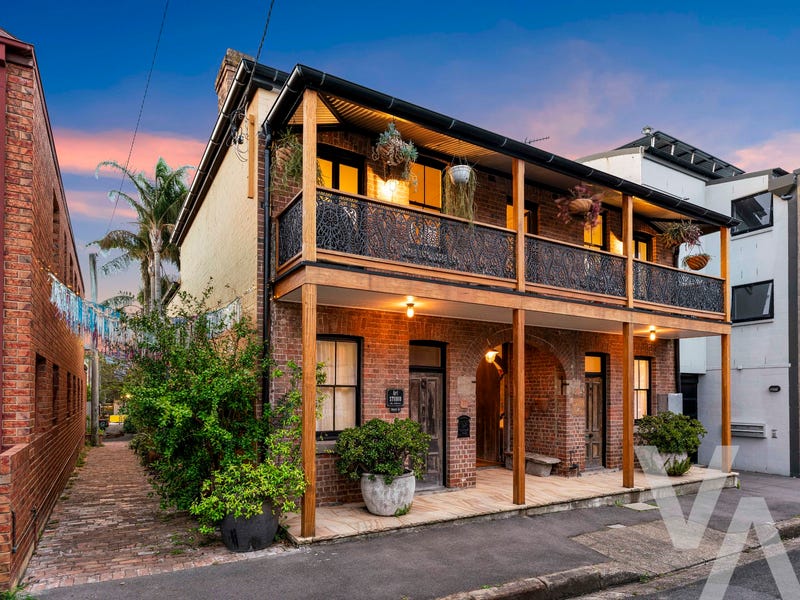 92 Railway Street, Cooks Hill, NSW