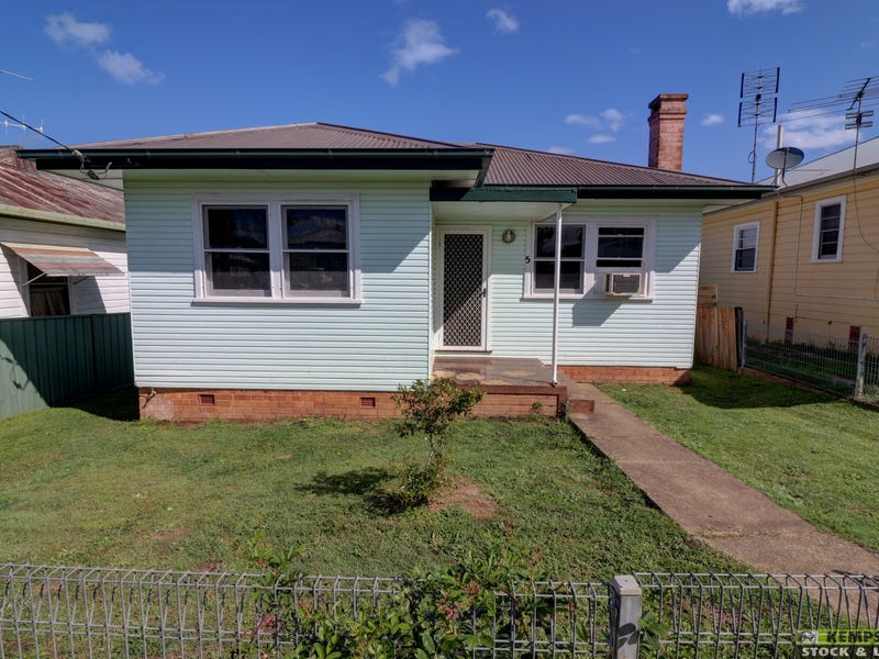 5 Cameron Street, West Kempsey, NSW 2440