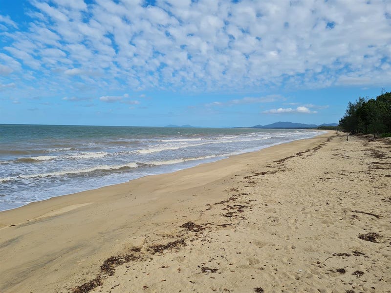 8 Barakaoan Road, Cowley Beach, Qld 4871