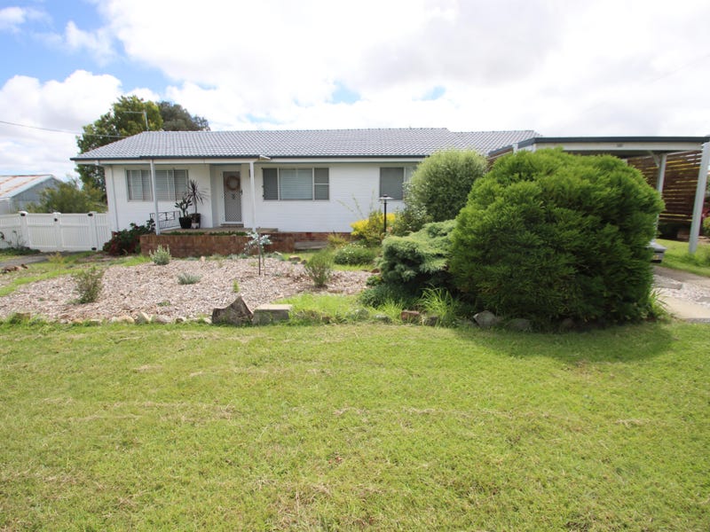 88 Martin Street, Tenterfield, NSW 2372