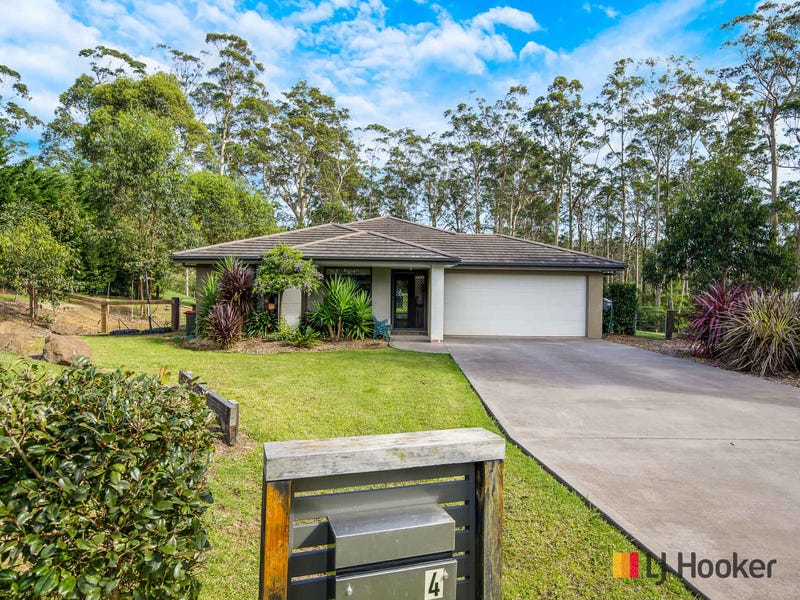 4 Waterson Drive, Surf Beach, NSW 2536