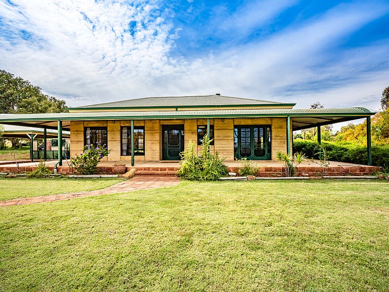 10 Sexton Drive, Moresby, WA 6530