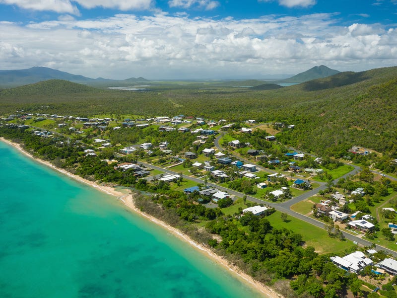 27 Rattray Avenue, Hideaway Bay, Qld 4800