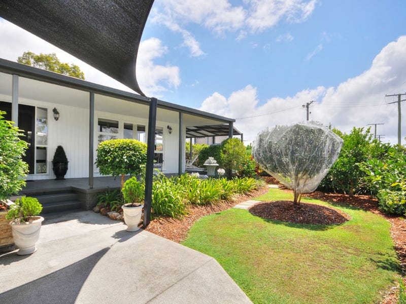 5 Kilmartin Esplanade, Biggera Waters