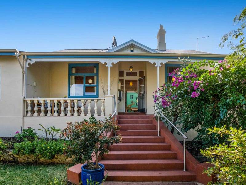 11 Yeovil Cres, Bicton, WA 6157