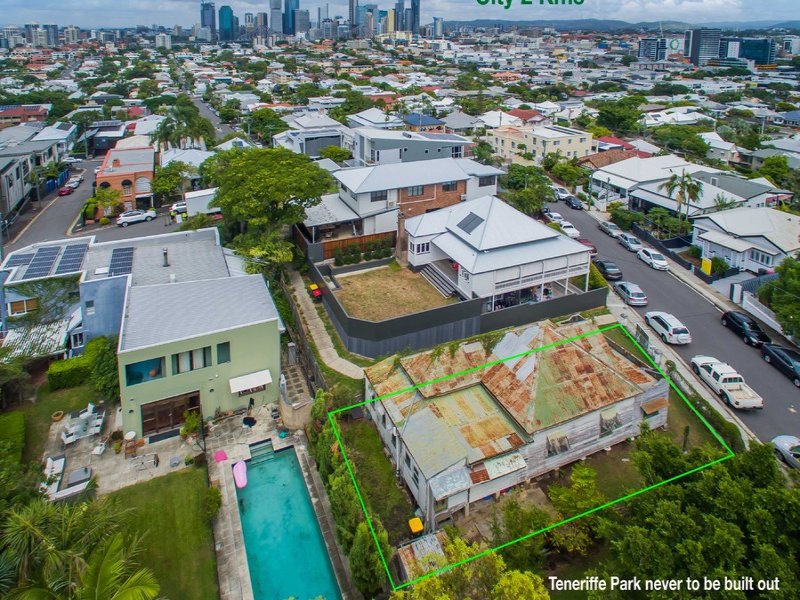 17 Teneriffe Drive, Teneriffe, Qld 4005 Property Details