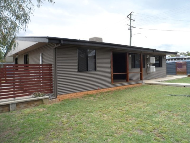 36 Saunders Street, Roma, Qld 4455