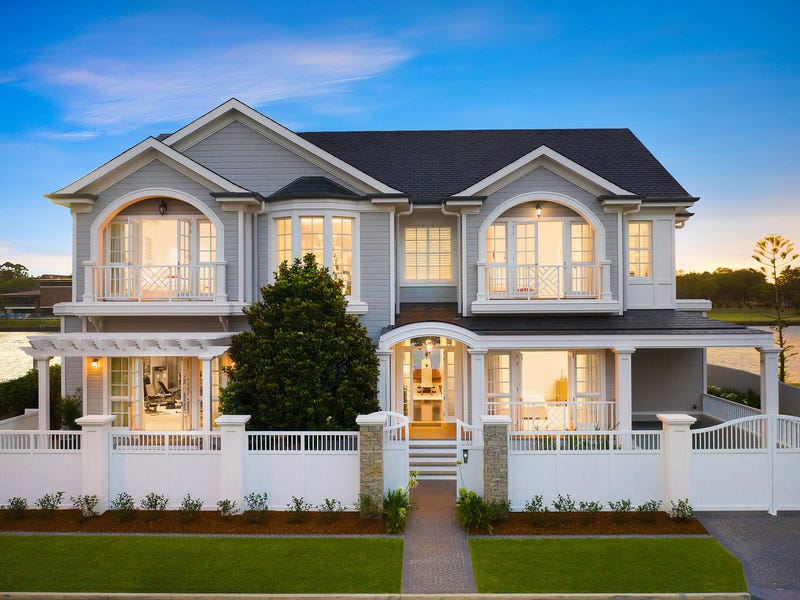 125 Commodore Drive, Surfers Paradise, Qld 4217