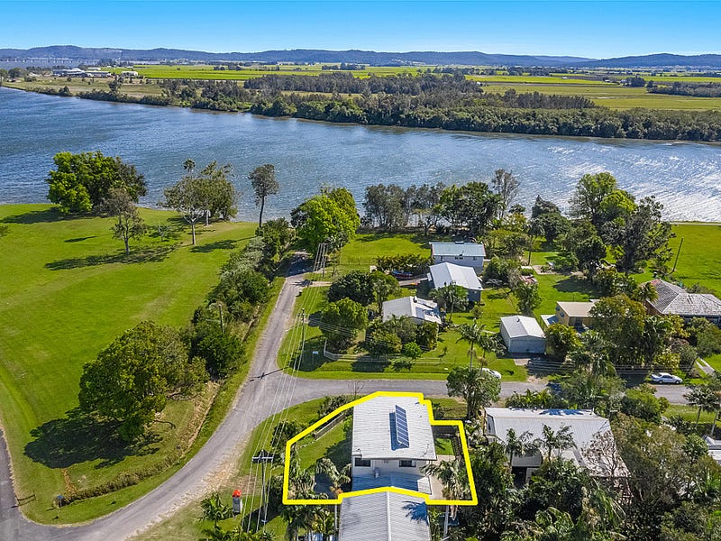 7 Yamba Street, Palmers Island, NSW 2463