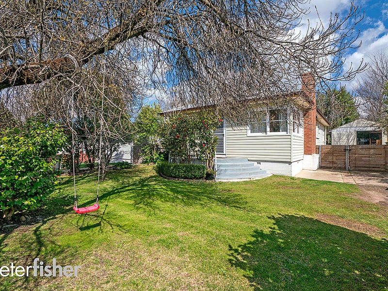 11 Burrendong Way, Orange, NSW 2800