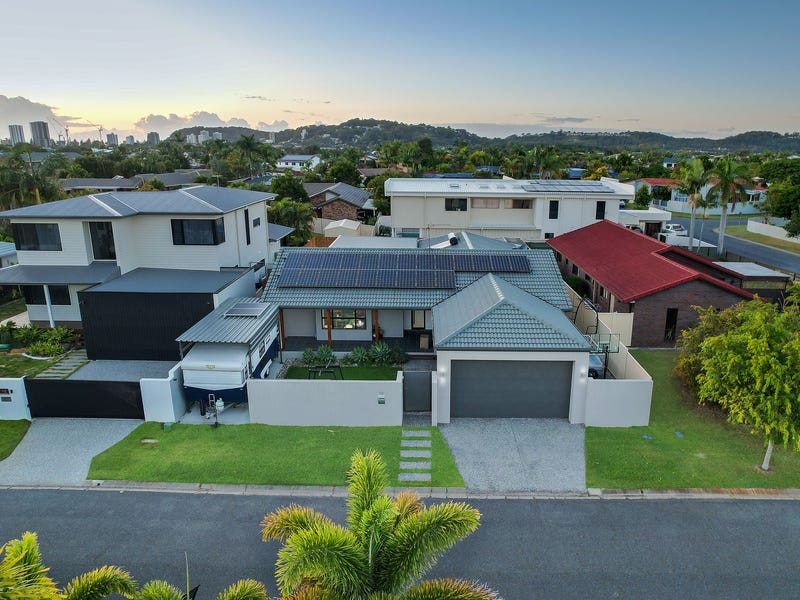 18 Shearwater Street, Burleigh Waters, Qld 4220