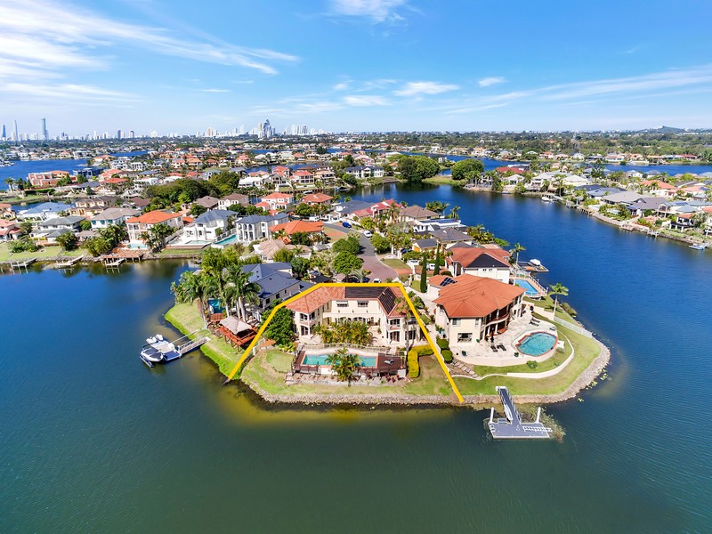 26 Staysail Crescent, Clear Island Waters, Qld 4226 Property Details