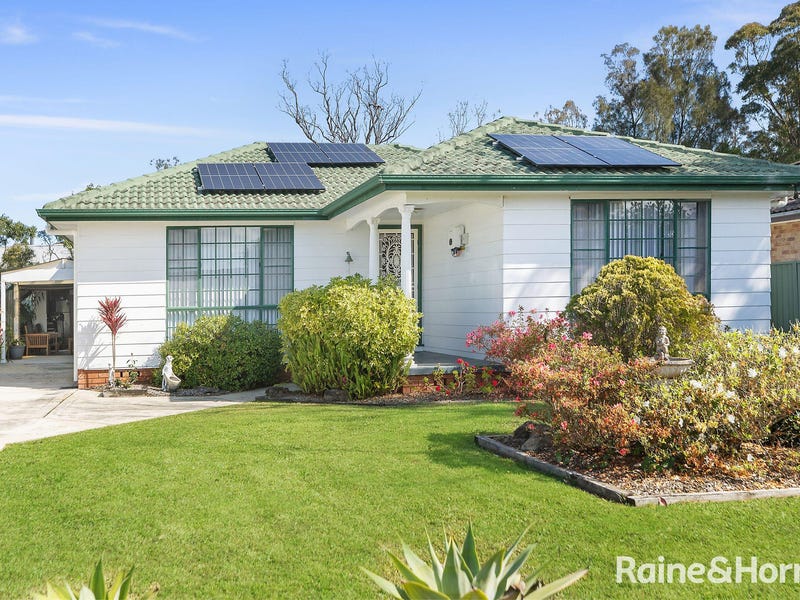 18 Lucas Cres, Berkeley Vale, NSW 2261