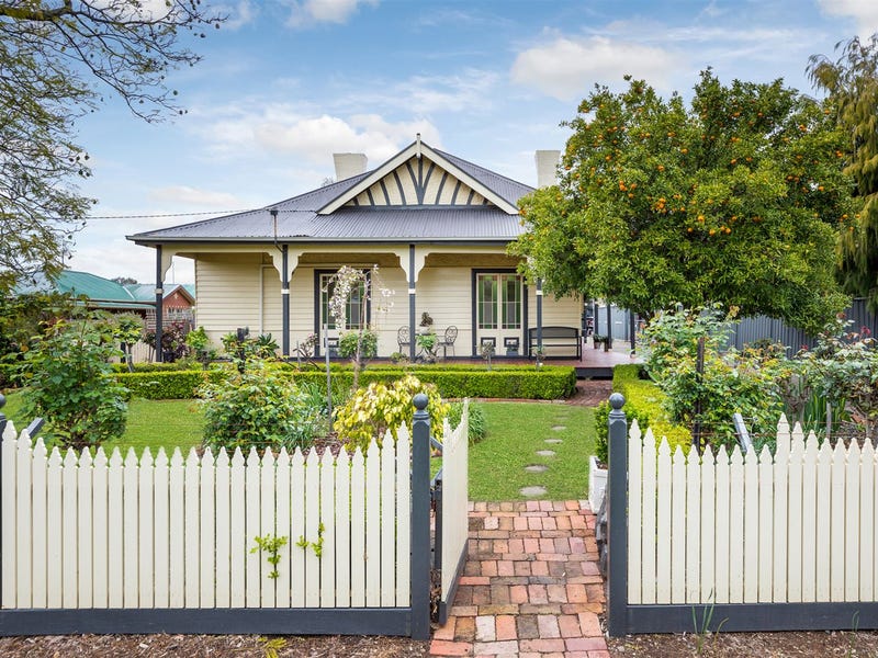 85 Victoria Street, Kerang, Vic 3579