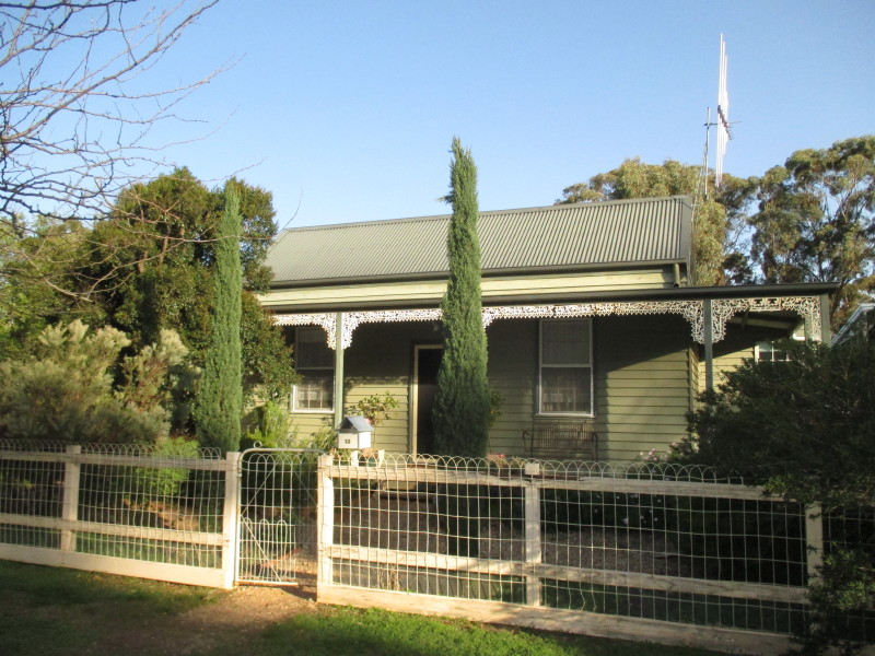 13 Outram Street, St Arnaud, Vic 3478