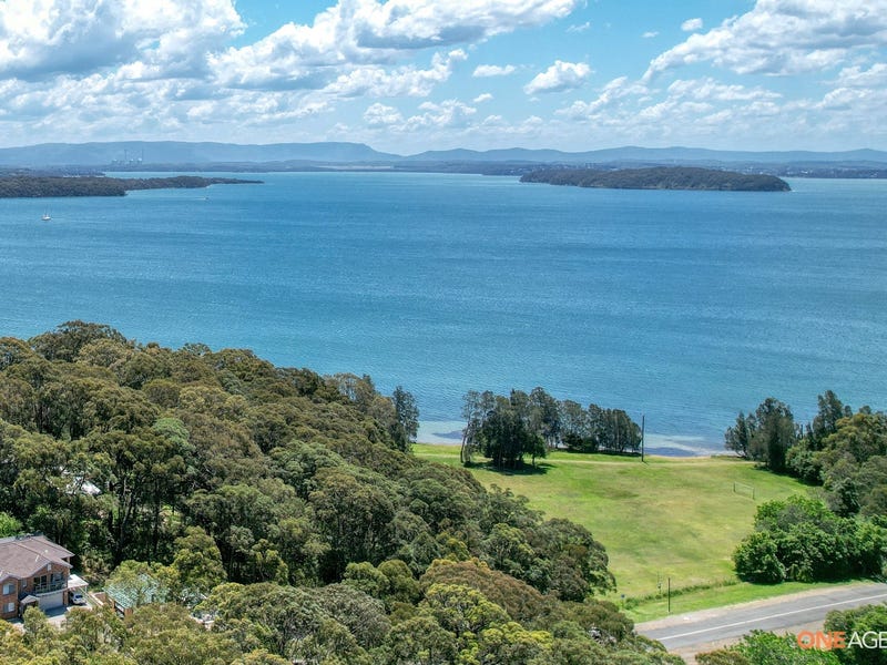 15 Crangan Bay Drive, Nords Wharf, NSW 2281