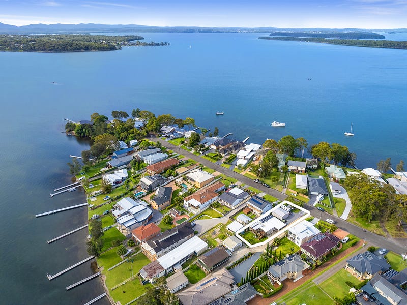 42 Gordon Avenue, Summerland Point, NSW 2259