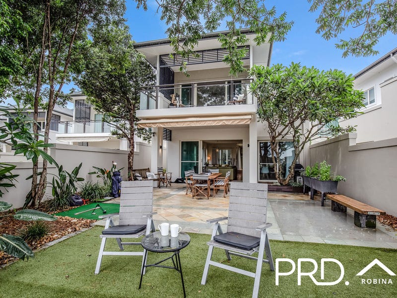 711 Glades Drive, Robina, Qld 4226