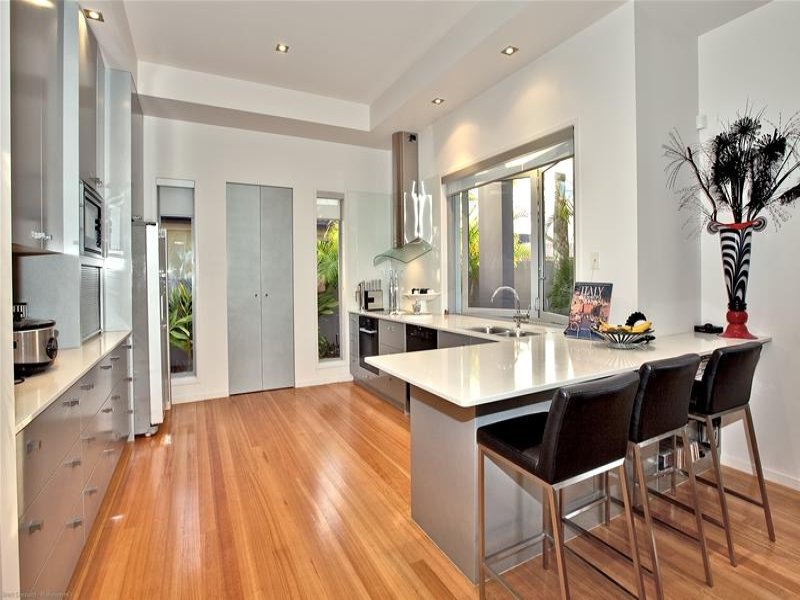 Floorboards in a kitchen design from an Australian home - Kitchen Photo ...